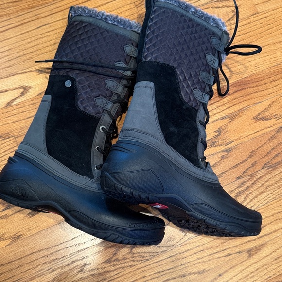 The North Face Shellista Mid Winter lace up boots for rain or snow, faux fur 9 - Picture 4 of 7